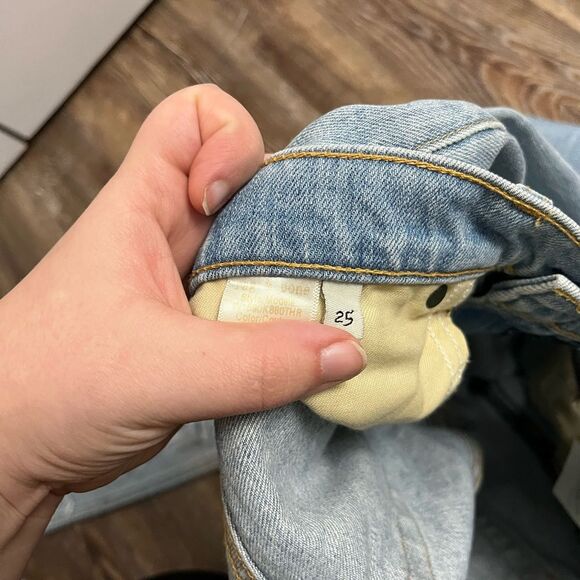 Rag and Bone The Dre Light Wash Heavily Distressed Boyfriend Jeans Size 25 - Picture 11 of 13